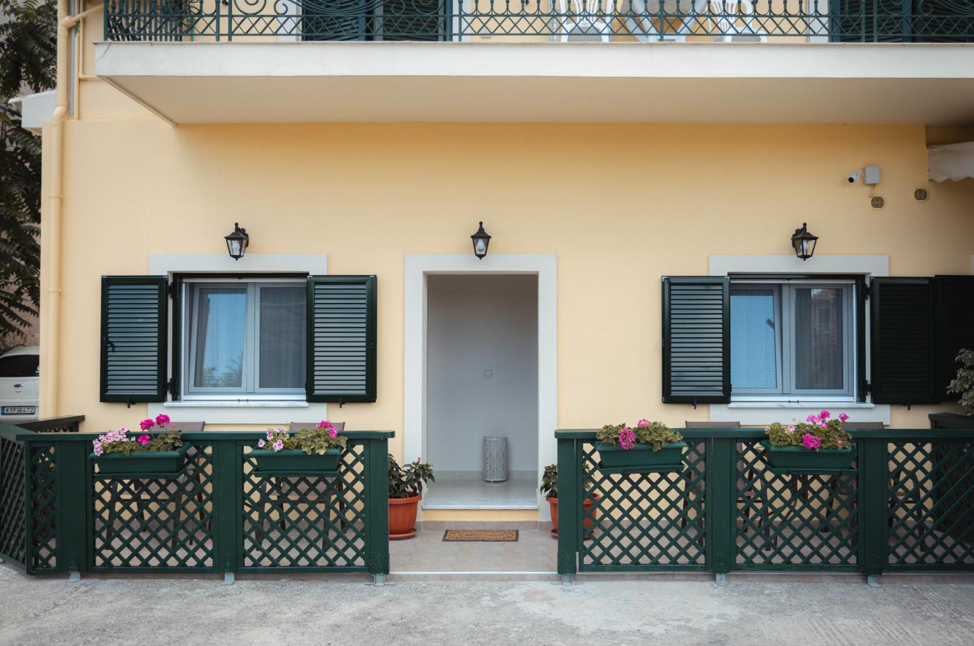 Nostalgia Corfu Town Apartments Esterno foto