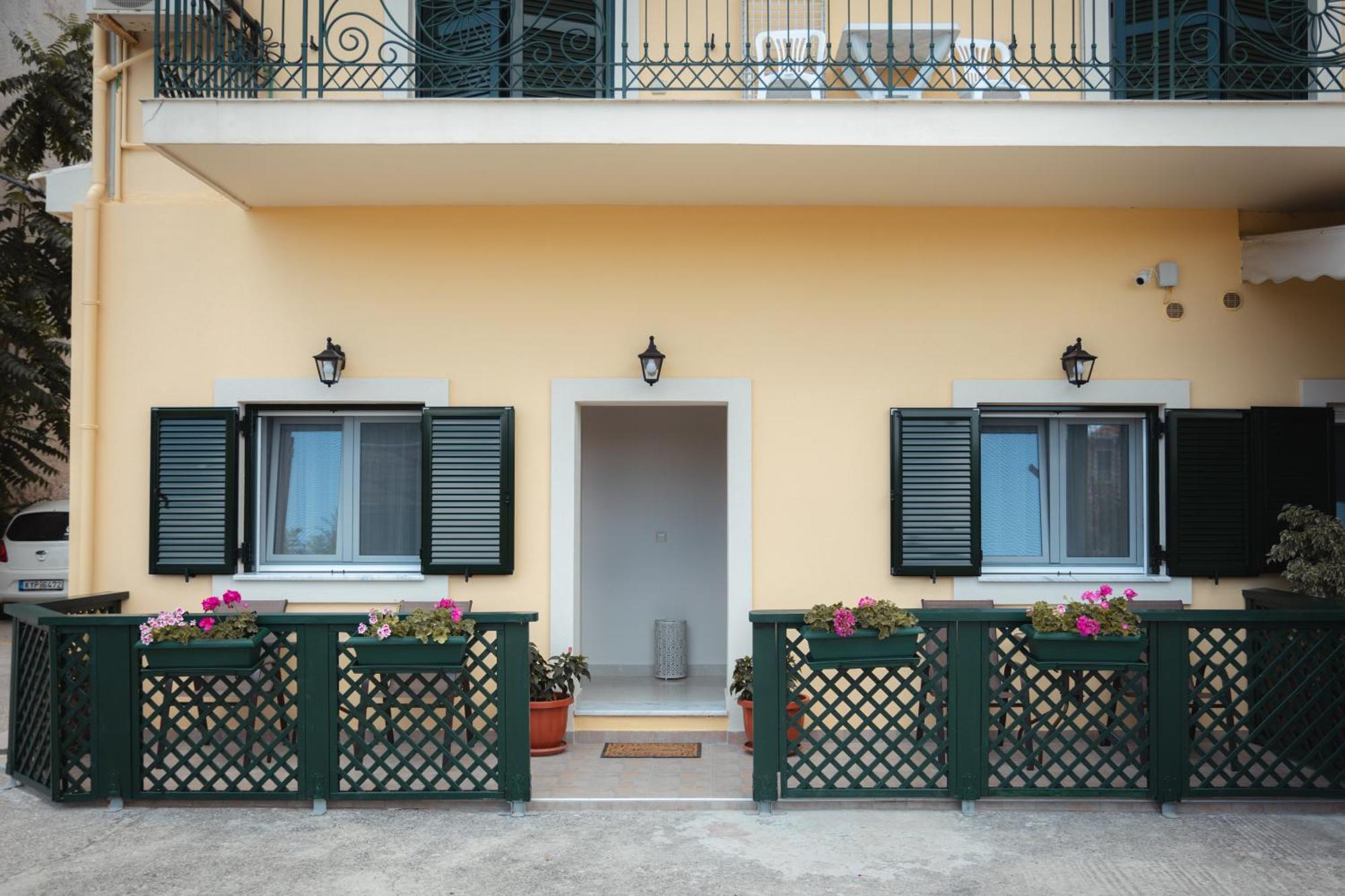 Nostalgia Corfu Town Apartments Esterno foto